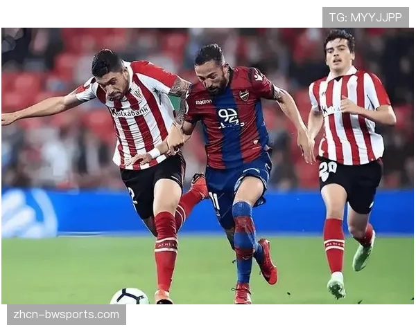 朗斯客场表现回暖 上轮击败欧塞尔显著提振球队士气 朗斯客场表现回暖 上轮击败欧塞尔显著提振球队士气