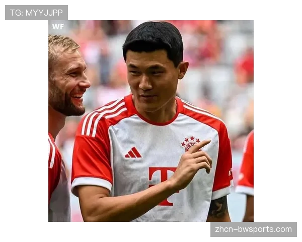 拜仁赛前发布“鲤鱼薯饼”海报，金玟哉与李在场德比温情预热